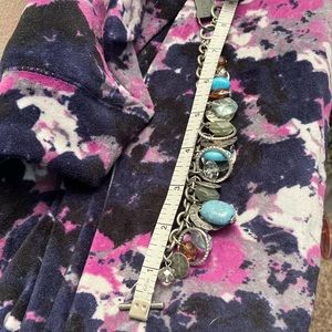 Women’s Premier vintage fashion bracelet.Never worn comes with jewelry lady tag.